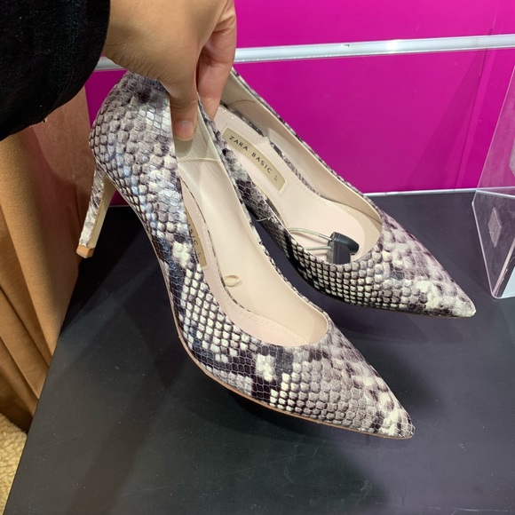White & black Zara heels - Picture 2 of 3